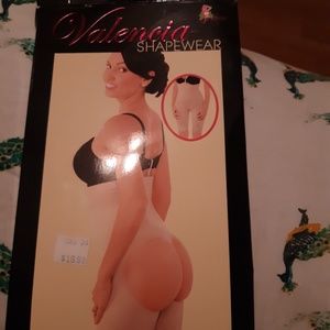 Butt lifting shape wear